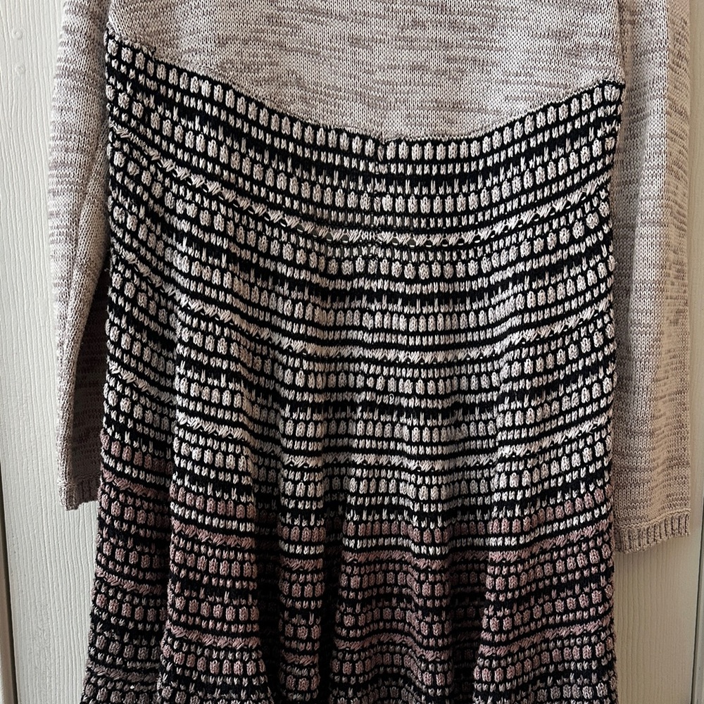 The Pyramid Collection Black and Gray Cardigan - Picture 9 of 9